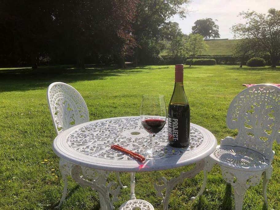 Apartment Unique Orchard For Couples With Hot Tub Strathaven