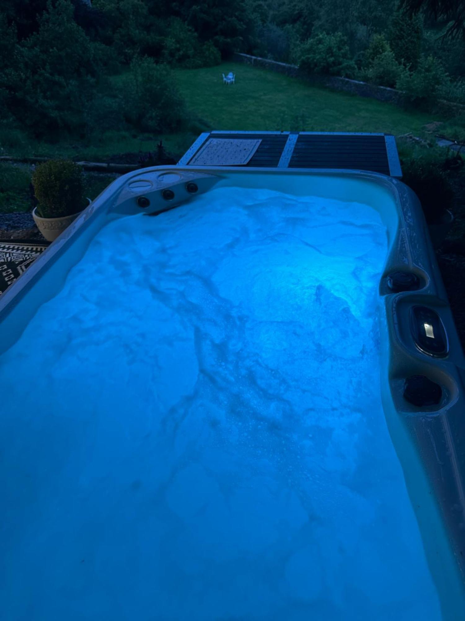 Unique Orchard For Couples With Hot Tub Apartment